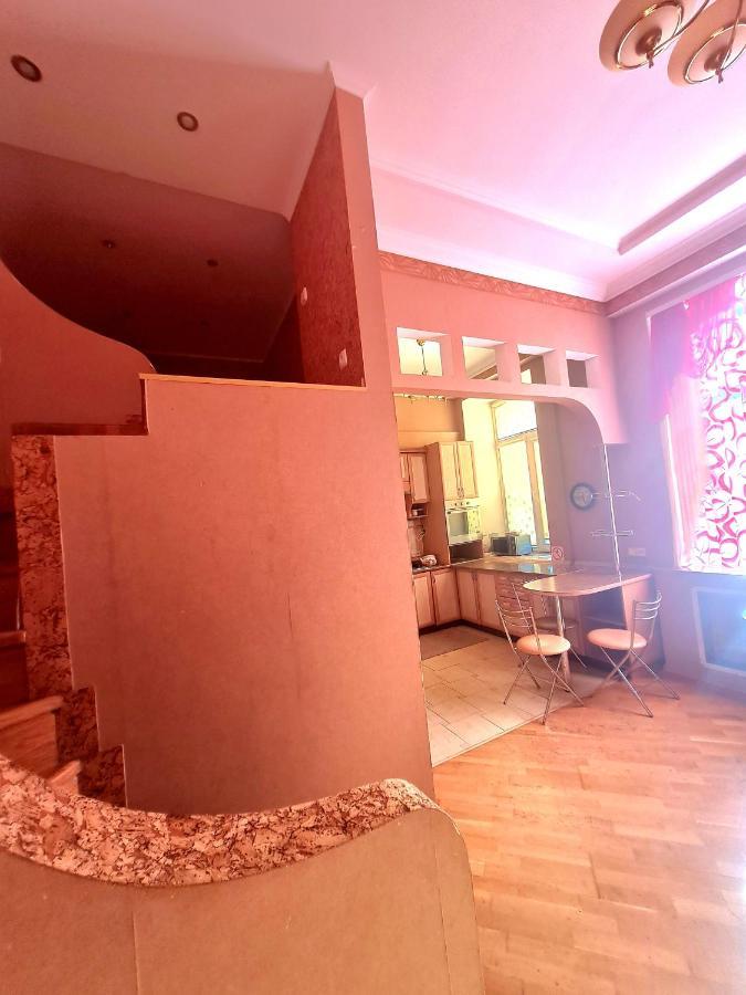 Центр, Євгена Коновальця, 3 Lejlighed Lutsʼk Eksteriør billede